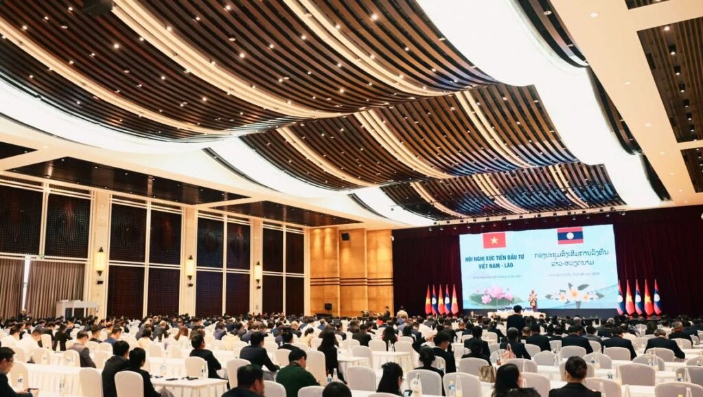 Lễ trao 17 văn kiện và giấy phép hợp tác đầu tư chiến lược Việt Nam – Lào năm 2026